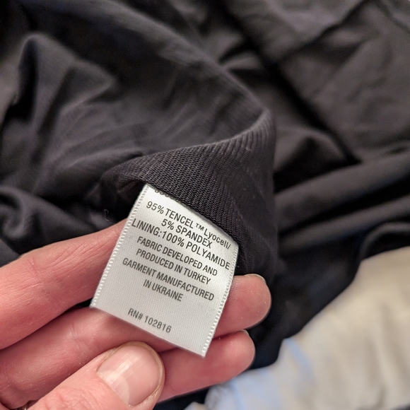 Black Garnet Hill ballet wrap midi length dress size xs with lots of stretch - Picture 9 of 10